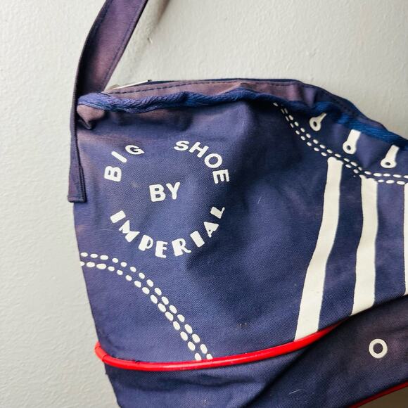 Vintage BIG SHOE BY IMPERIAL Blue Red White Shoe Detail Zip Up Gym Travel Bag - Picture 4 of 12